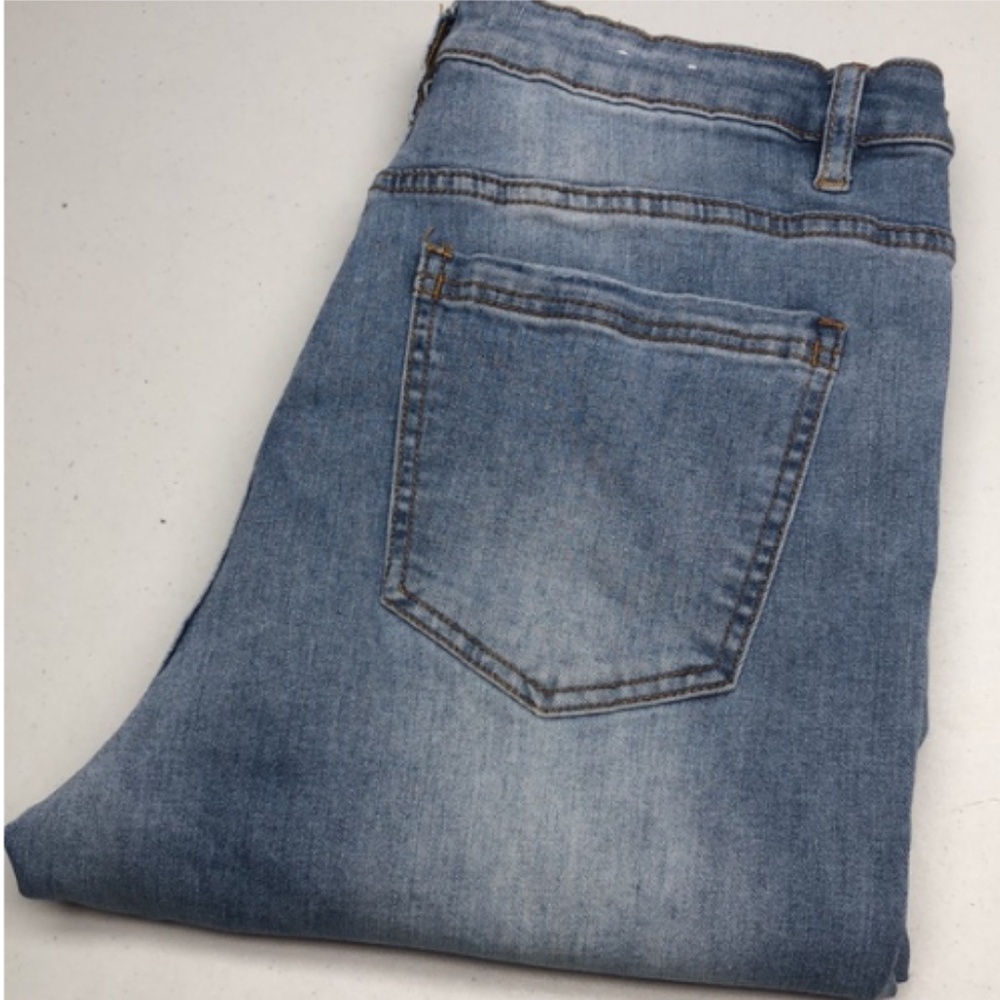 LIKE NEW DISTRESS EIGHTYTWO ARDENE HIGH-RISE SKINNY JEANS 13/32x32 ⭐️
